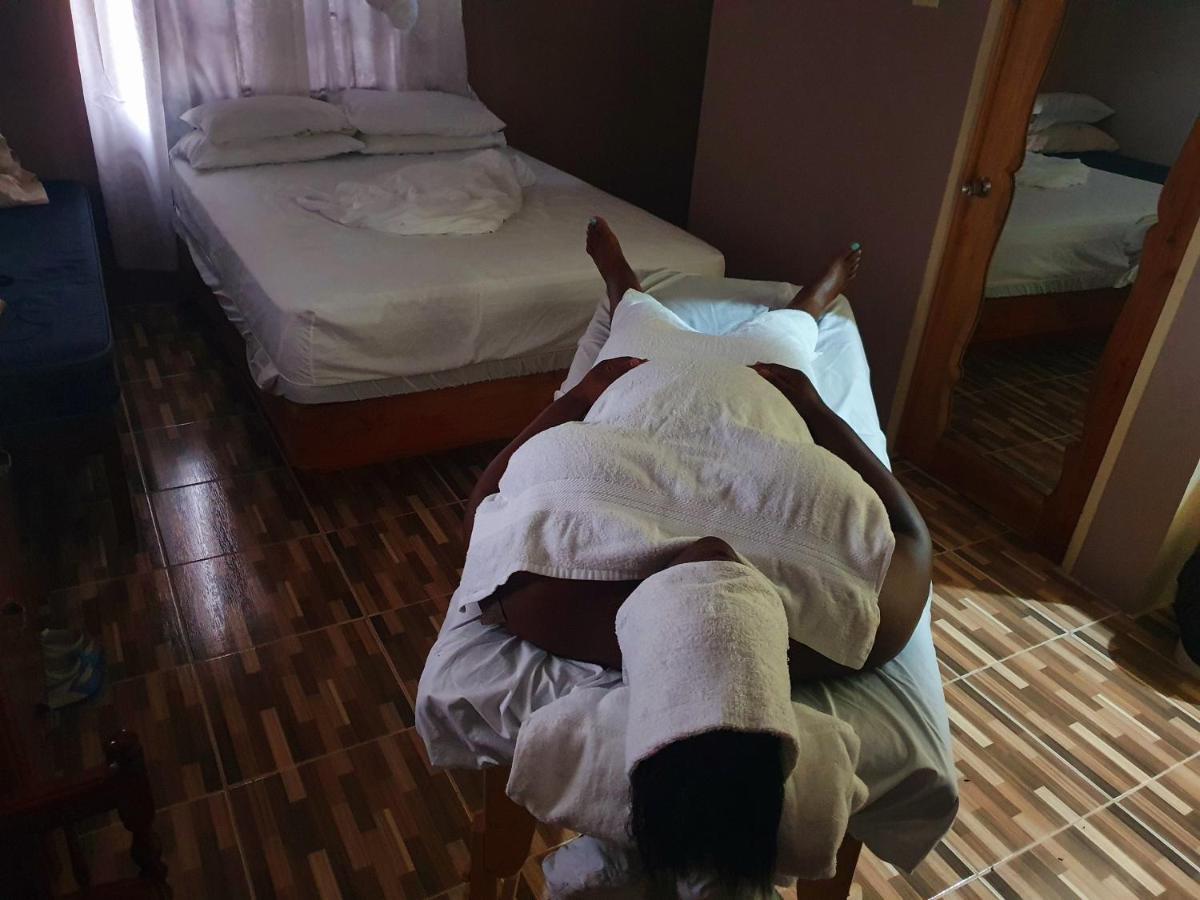 Mesmerize Guest House Πορτ Αντόνιο Εξωτερικό φωτογραφία