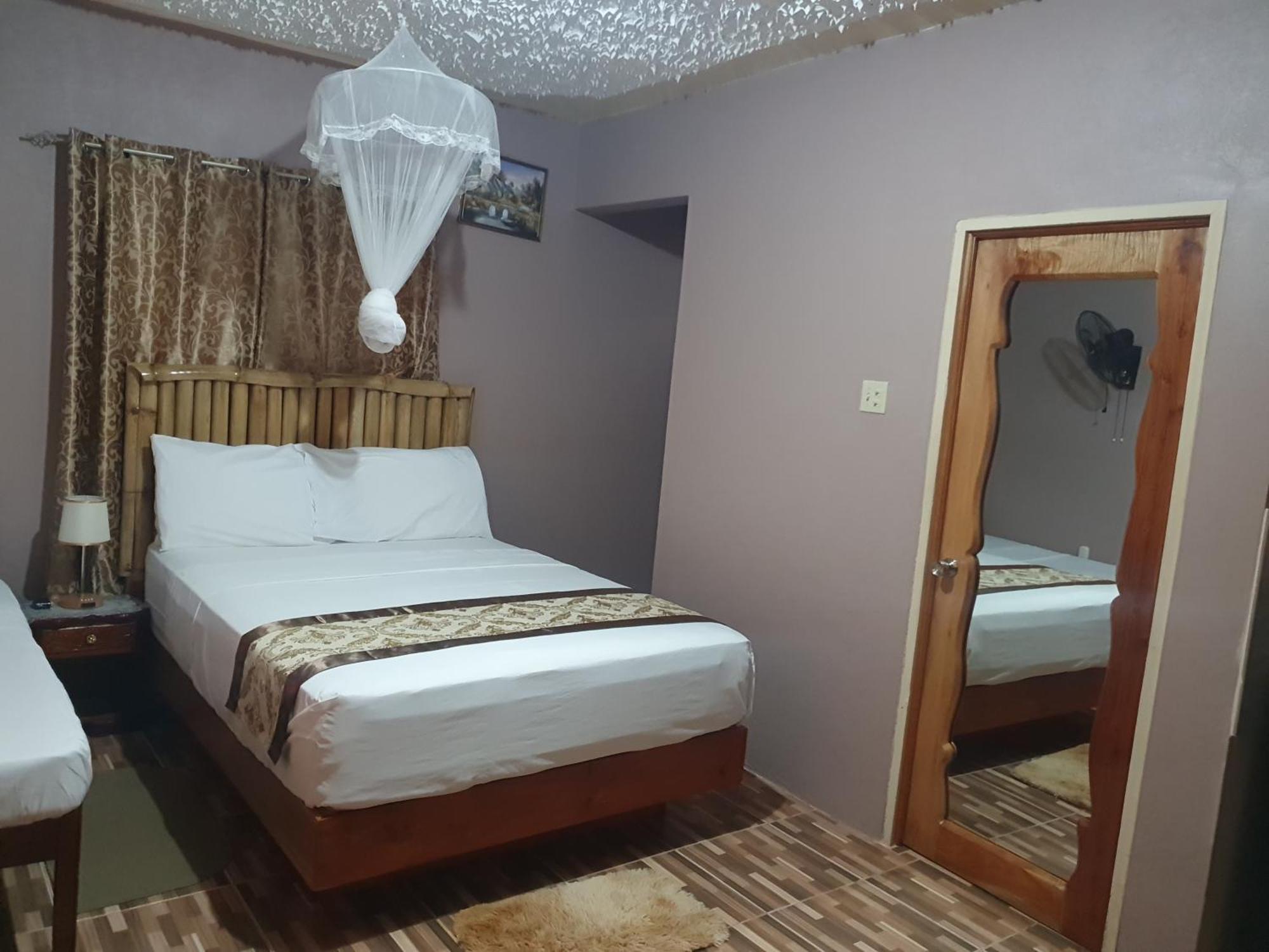 Mesmerize Guest House Πορτ Αντόνιο Δωμάτιο φωτογραφία